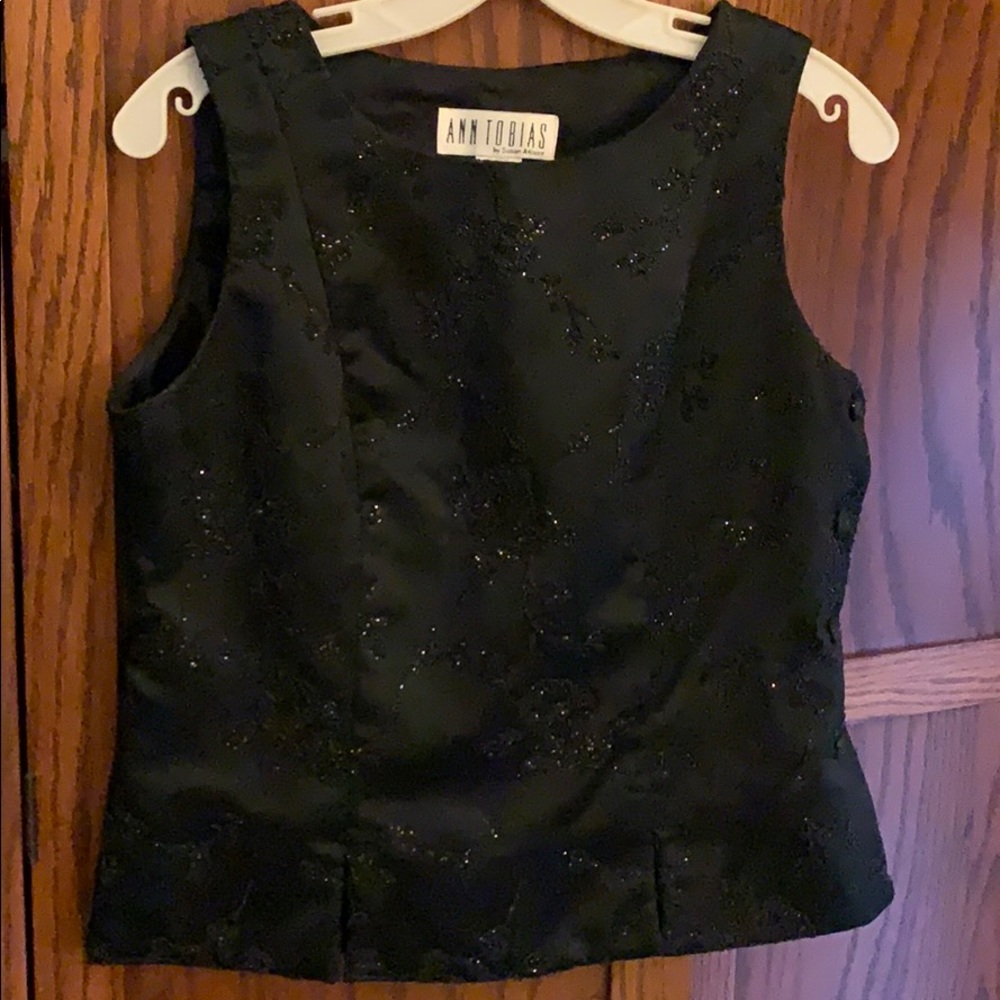 Ann Tobias Stunning Embroidered Satin Dressy Top